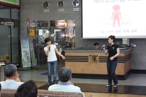 201206-01.jpg