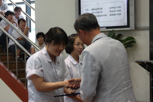 201206-09.jpg